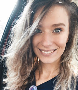 Meet your Posher, Angie